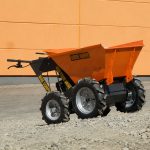 Mini dumper thermique Delta-Competent 4x4 pour transport de matériaux sur chantier