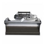Godet de curage inclinable 60 cm pour minipelle RIPPA avec flexibles hydrauliques en vue de face